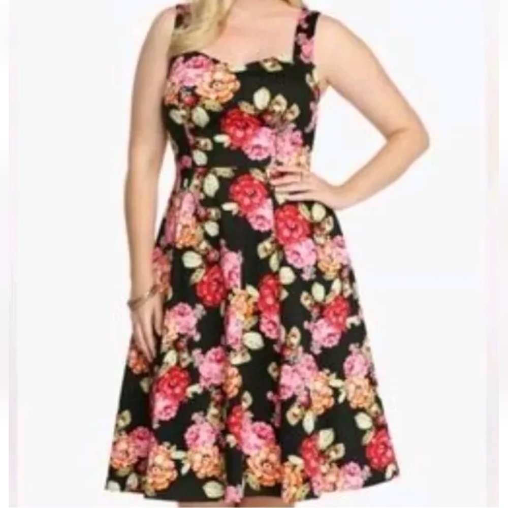 Torrid Retro Swing Dress Woman 14 Sweetheart Neck Black Floral Pleated Cottage